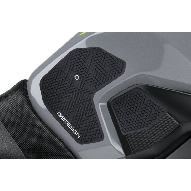 PUIG ADESIVO SERBATOIO SPECIFICO LATERALE PER YAMAHA MT-09 SPORT TRACKER 13-16 NERO